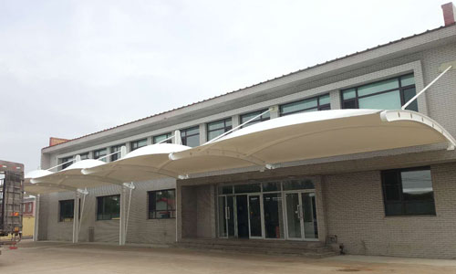 哈爾濱張拉膜應(yīng)用范圍廣泛，展現(xiàn)現(xiàn)代建筑美學(xué)潮流